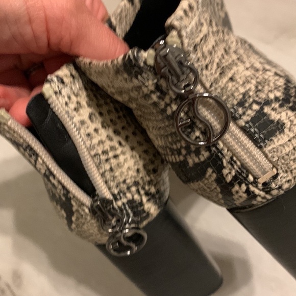 Franco Sarto Kortney Block‎ Heel Stretch Ankle Booties. Size 8 M snake print - Picture 8 of 9